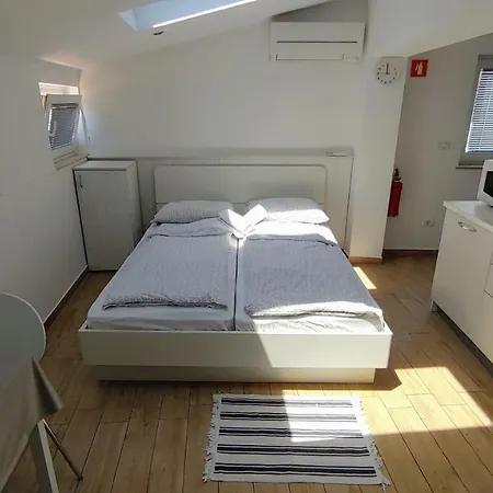 Isola Bed & Breakfast