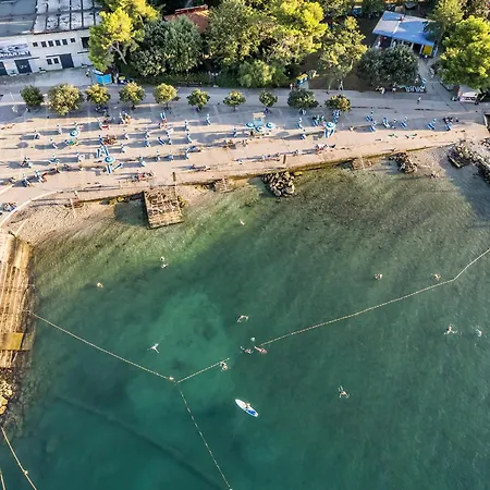 Isola Nočitev z zajtrkom *