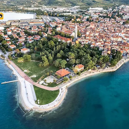 Nočitev z zajtrkom Isola *