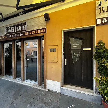 Isola *