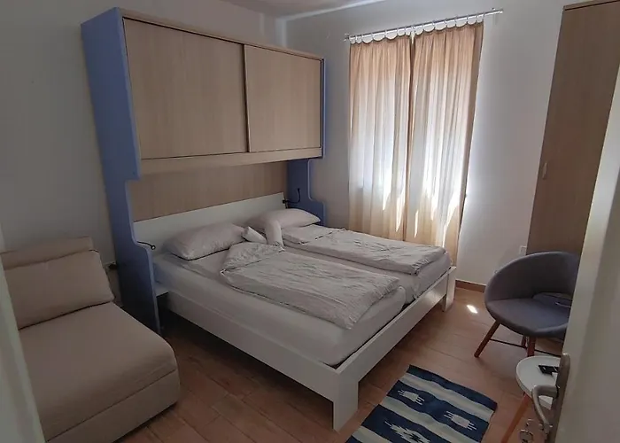 Isola Bed and Breakfast *